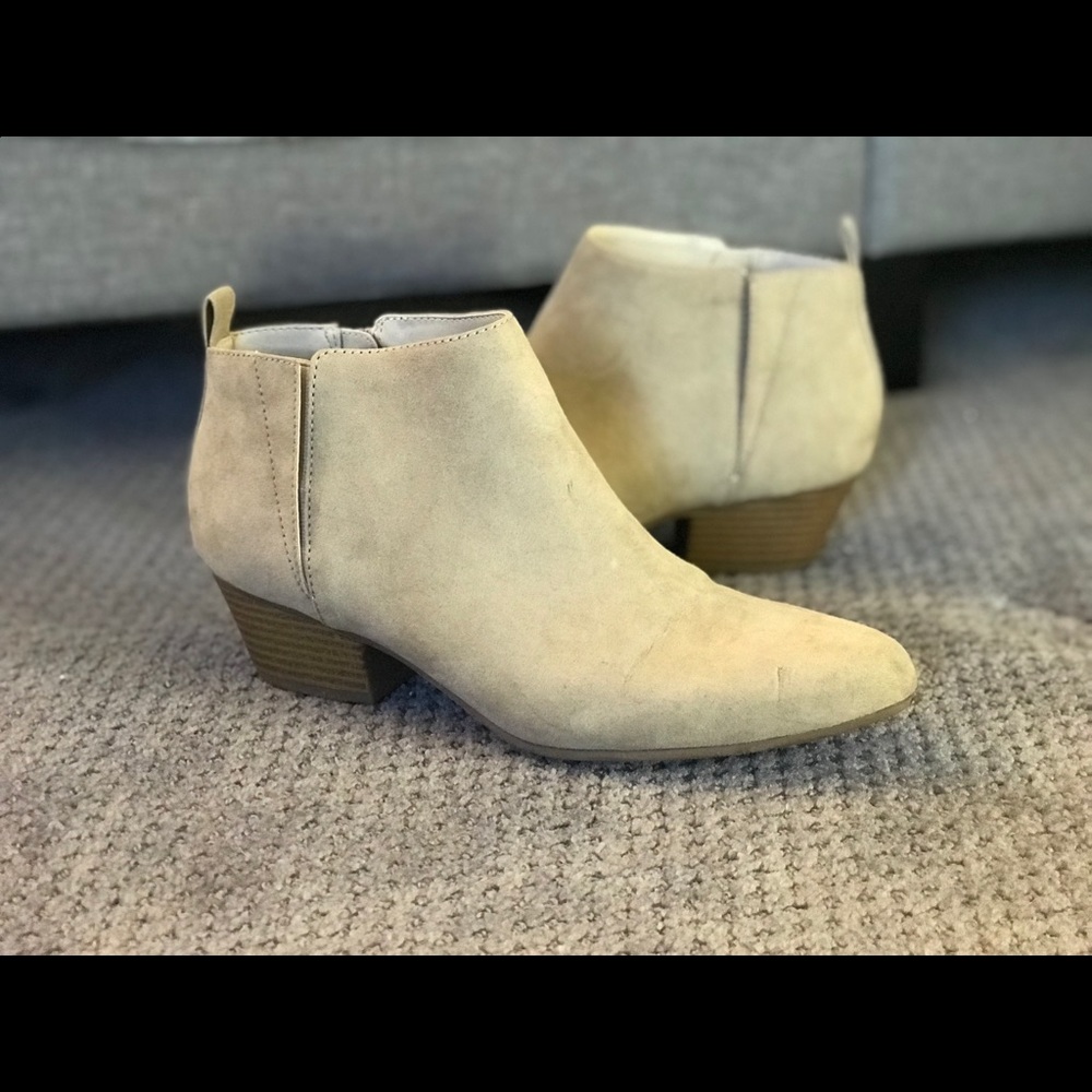 Old Navy Taupe Booties